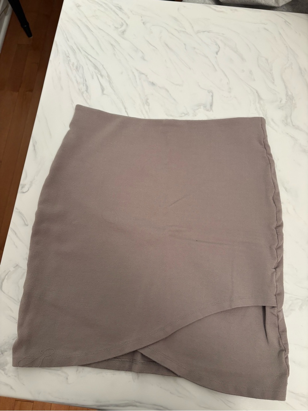 Aritzia skirt